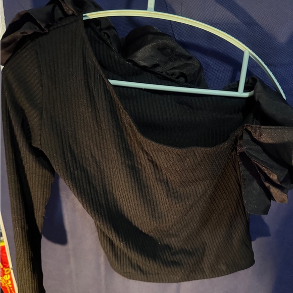 Chic Black Ruffle Off-Shoulder Top - Picture 2 of 2